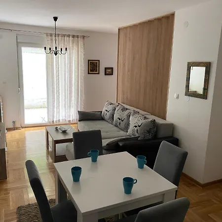 Apartmani Centar Vrnjacka Banja & Free Parking Exterior photo